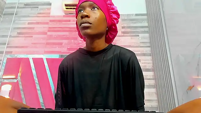 Snapshot of ebony_march chatting on 13, 11, 2025 ebony march online show from 13, 11, 2025