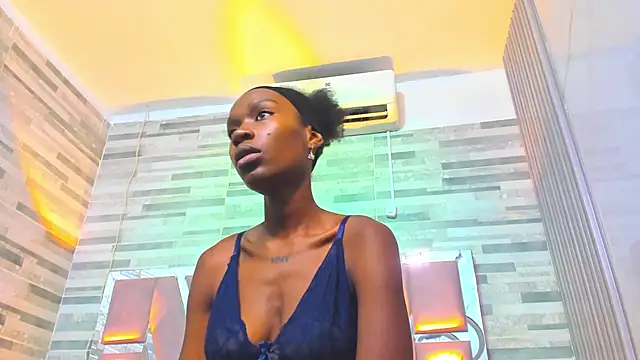 Snapshot of ebony_march chatting on 12, 11, 2025 ebony march online show from 12, 11, 2025