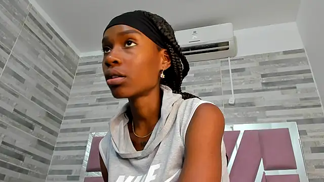 Snapshot of ebony_march chatting on 19, 10, 2025 ebony march online show from 19, 10, 2025