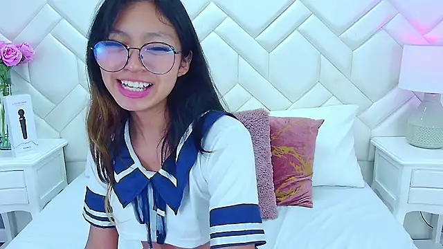 Yommi Winx online show from 22, 3, 2025