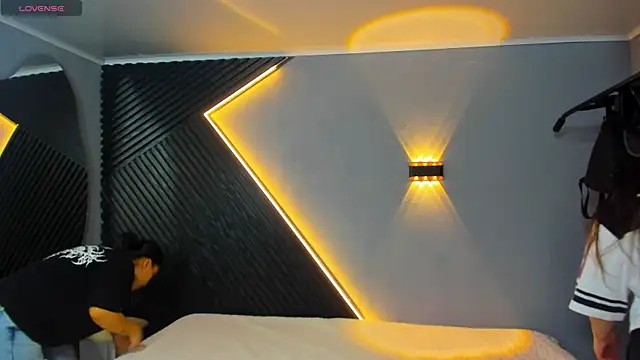 Laia and Aloby online show from 14, 4, 2026