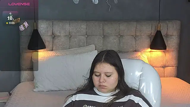 Laia and Aloby online show from 2, 12, 2025