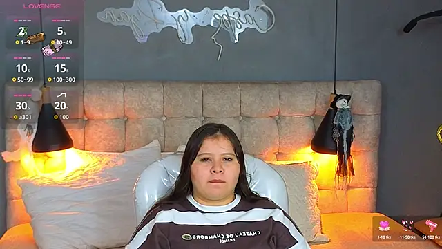 Snapshot of Laia_and_Aloby chatting on 15, 10, 2025 Laia and Aloby online show from 15, 10, 2025