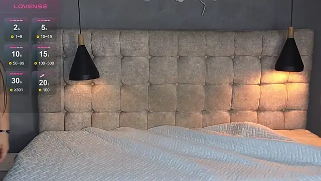 Snapshot of Laia_and_Aloby chatting on 26, 11, 2025 Laia and Aloby online show from 26, 11, 2025