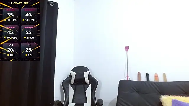 Snapshot of Kiara-Rider chatting on 11, 10, 2025 Kiara-Rider online show from 11, 10, 2025