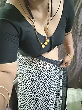 Snapshot of bhuvana555 chatting on 28, 5, 2026 bhuvana555 online show from 28, 5, 2026