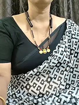 Snapshot of bhuvana555 chatting on 27, 9, 2025 bhuvana555 online show from 27, 9, 2025