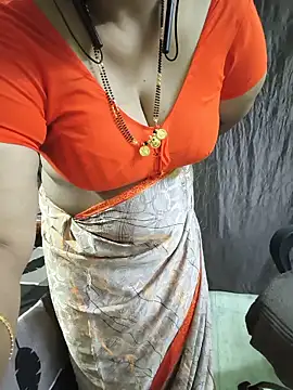Snapshot of bhuvana555 chatting on 23, 5, 2026 bhuvana555 online show from 23, 5, 2026