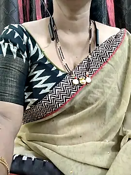 Snapshot of bhuvana555 chatting on 12, 9, 2025 bhuvana555 online show from 12, 9, 2025