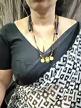 Snapshot of bhuvana555 chatting on 25, 4, 2026 bhuvana555 online show from 25, 4, 2026