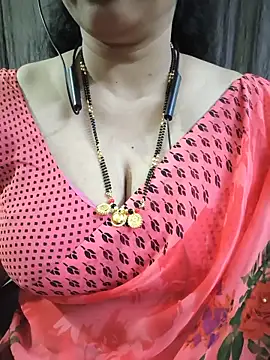 Snapshot of bhuvana555 chatting on 17, 6, 2026 bhuvana555 online show from 17, 6, 2026
