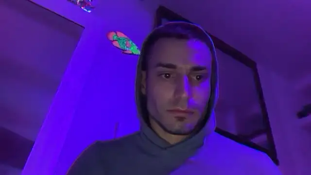 Snapshot of hot_shot_13 chatting on 6, 11, 2025 hot shot 13 online show from 6, 11, 2025