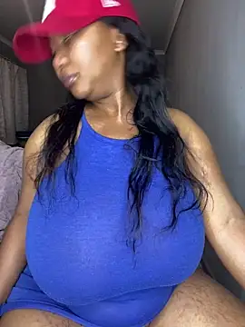 Snapshot of MayaPassion chatting on 8, 10, 2025 MayaPassion online show from 8, 10, 2025