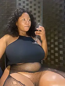Snapshot of MayaPassion chatting on 7, 2, 2025 MayaPassion online show from 7, 2, 2025