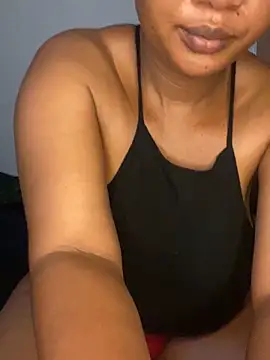 Snapshot of MayaPassion chatting on 8, 3, 2025 MayaPassion online show from 8, 3, 2025