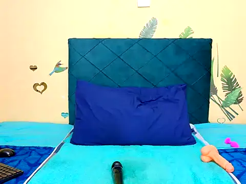 chloechrome online show from 9, 10, 2025