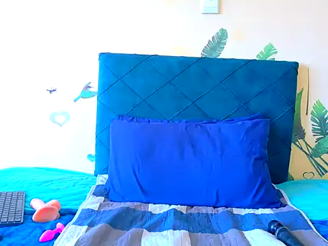 chloechrome online show from 8, 11, 2025