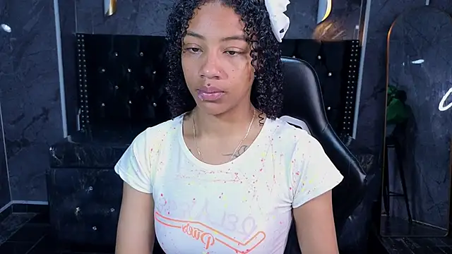 Snapshot of Violeth_b chatting on 17, 7, 2026 Violeth b online show from 17, 7, 2026