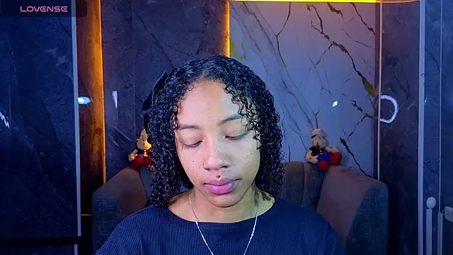 Snapshot of Violeth_b chatting on 8, 7, 2026 Violeth b online show from 8, 7, 2026