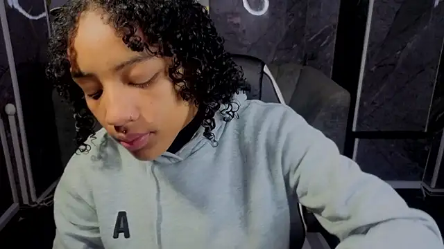 Violeth b online show from 21, 12, 2025