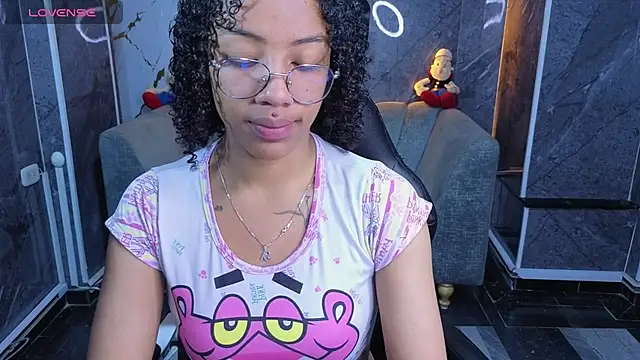 Snapshot of Violeth_b chatting on 25, 5, 2026 Violeth b online show from 25, 5, 2026