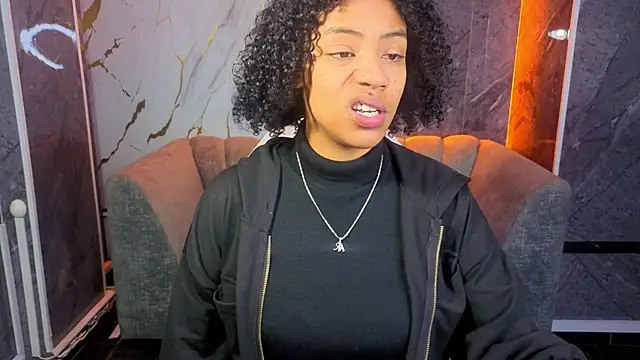 Snapshot of Violeth_b chatting on 13, 11, 2025 Violeth b online show from 13, 11, 2025