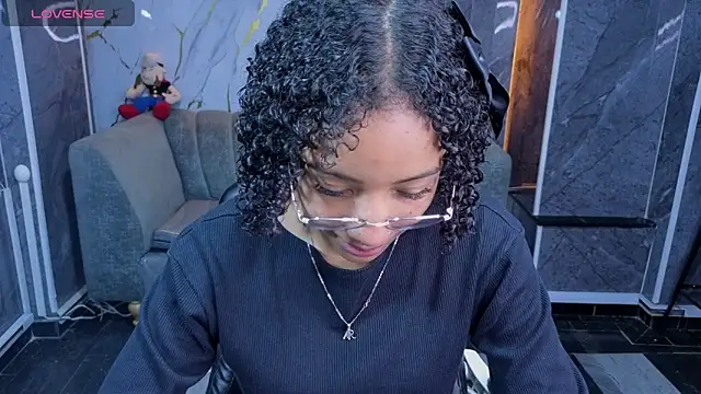 Snapshot of Violeth_b chatting on 20, 5, 2026 Violeth b online show from 20, 5, 2026