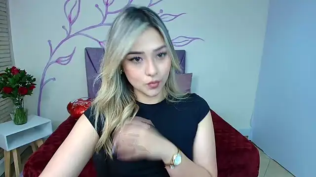 Snapshot of DahliaMoore chatting on 18, 2, 2025 DahliaMoore online show from 18, 2, 2025