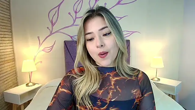 Snapshot of DahliaMoore chatting on 5, 3, 2025 DahliaMoore online show from 5, 3, 2025
