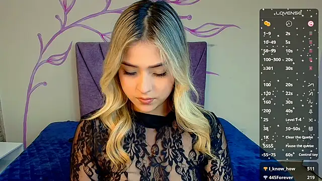 Snapshot of DahliaMoore chatting on 25, 1, 2025 DahliaMoore online show from 25, 1, 2025