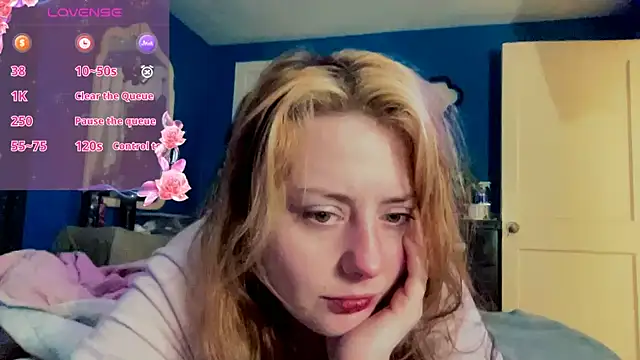 SkarlettRose96 online show from 28, 10, 2025