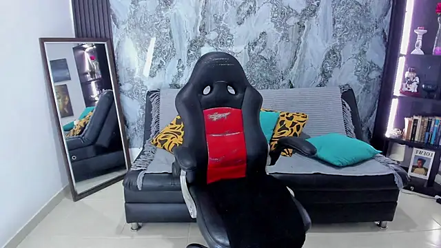 Carlota milf 30 online show from 5, 12, 2025