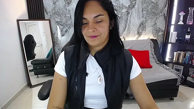 Snapshot of Carlota_milf_30 chatting on 19, 10, 2025 Carlota milf 30 online show from 19, 10, 2025
