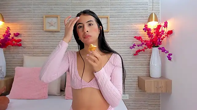 IssabellaLopez online show from 23, 10, 2025