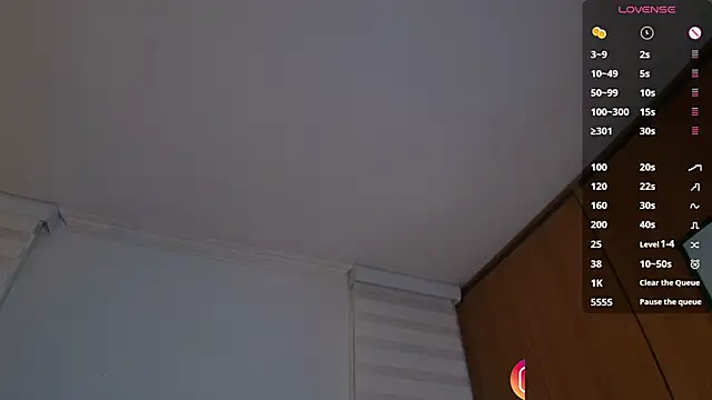 venusleroy  online show from 6, 11, 2025