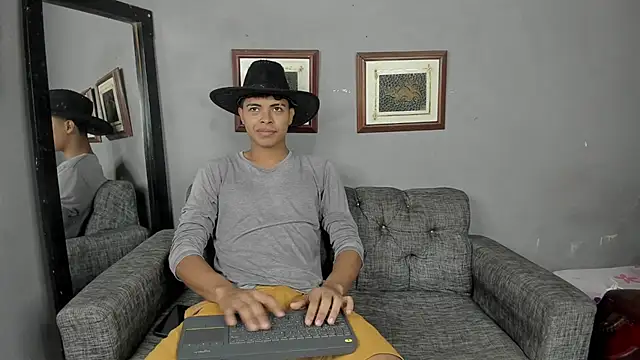 dafnezahiraa  online show from 9, 12, 2024