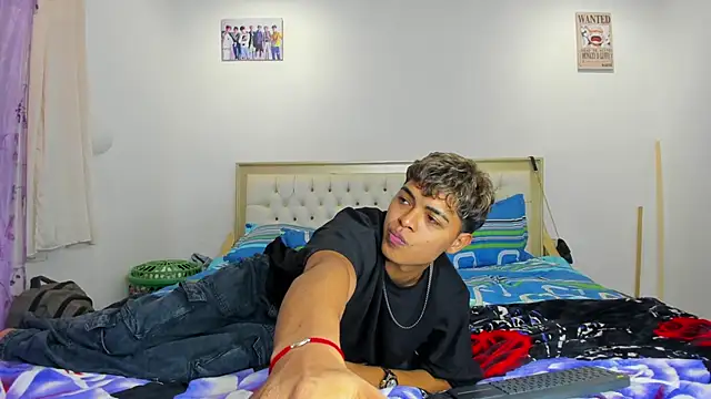 dafnezahiraa  online show from 5, 1, 2025