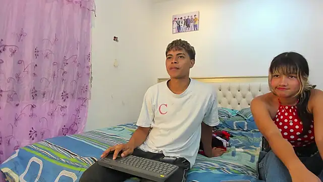 dafnezahiraa  online show from 5, 3, 2025