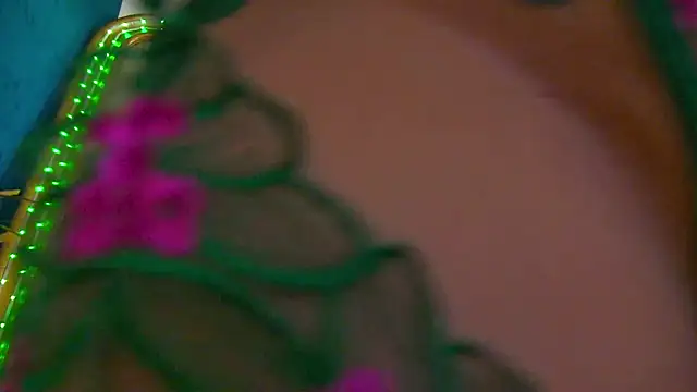 Snapshot of Foxxxy_MILF chatting on 8, 6, 2026 Foxxxy MILF online show from 8, 6, 2026