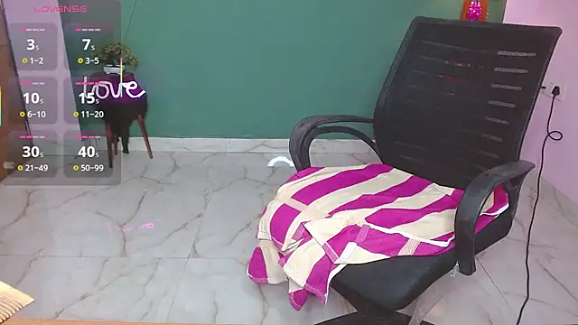 Naughty Ayesha1 online show from 25, 10, 2025