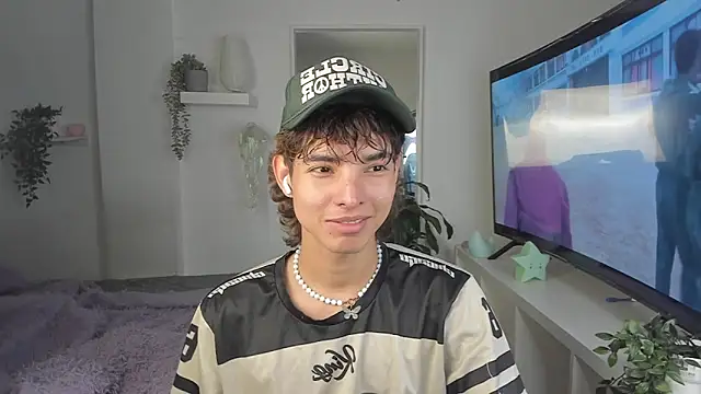 santy-kitty online show from 3, 12, 2025