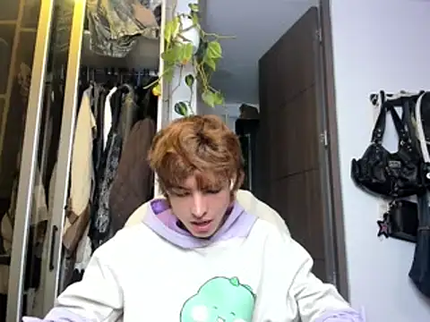 santy-kitty online show from 4, 2, 2025