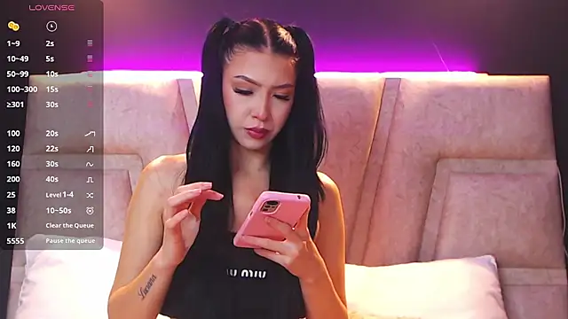 DanielaMarnt online show from 15, 2, 2025
