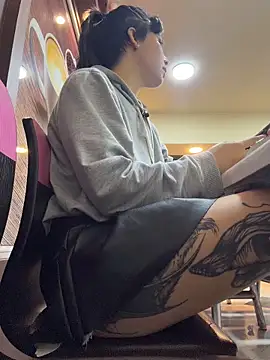 EemaHaruki online show from 15, 4, 2026