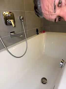 Snapshot of Sissy-Bee chatting on 17, 1, 2025 Sissy-Bee online show from 17, 1, 2025