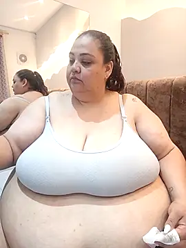 Snapshot of Alisson_am chatting on 4, 5, 2026 Alisson am online show from 4, 5, 2026