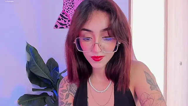 MelodieRoy online show from 10, 2, 2025