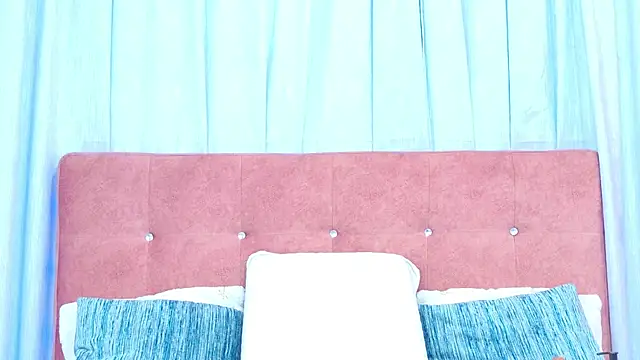 AlliciaKim online show from 30, 10, 2025