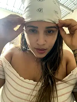 perlita05 online show from 12, 11, 2025