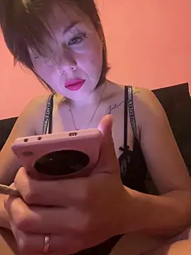 Snapshot of couple2000 chatting on 12, 3, 2025 couple2000 online show from 12, 3, 2025